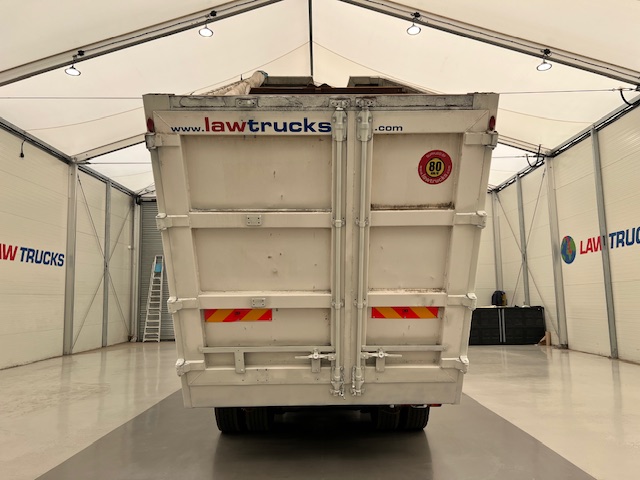 Scania P270 10 Tyre Day Cab Bulk Tipper with Crane