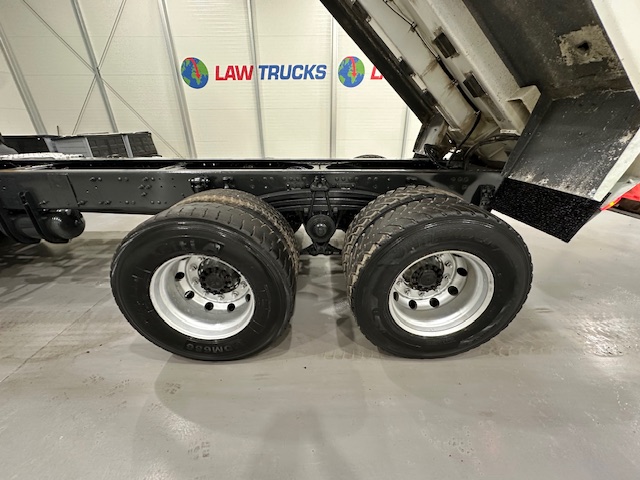Volvo FM 300 6×4 Day Cab Tipper