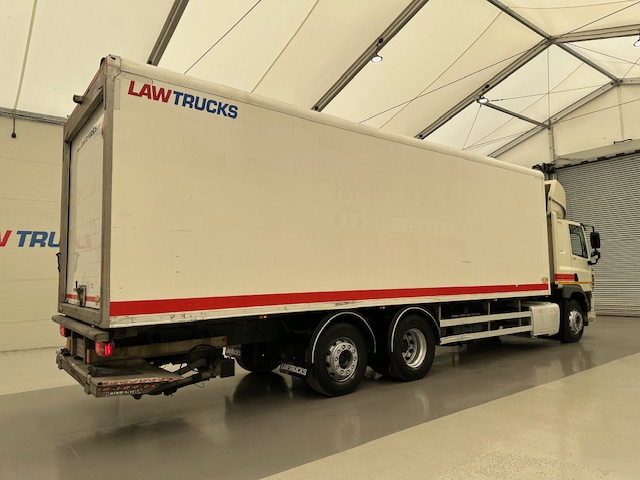 DAF CF 370 6×2 Sleeper Cab Fridge Box