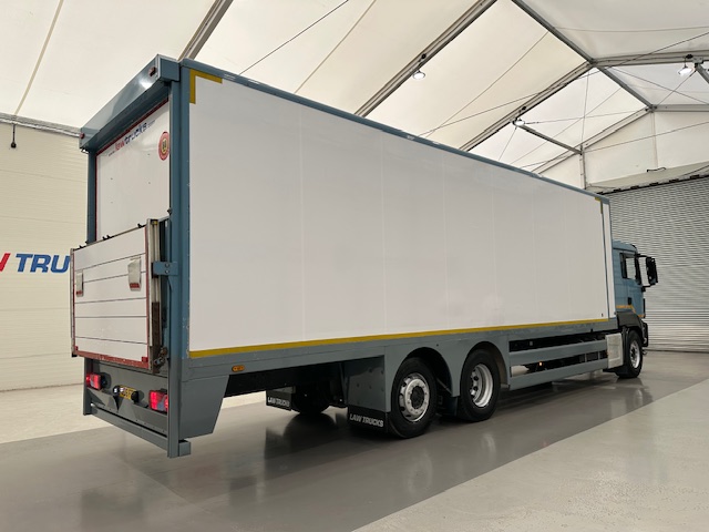 MAN TGS 26.360 6×2 Sleeper Cab Insulated Box Van