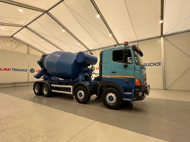 Hino 700 4123 8×4 Cement Mixer