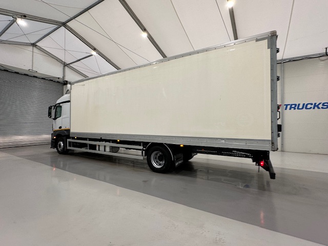 Mercedes Actros 1830 Sleeper Cab Box Van