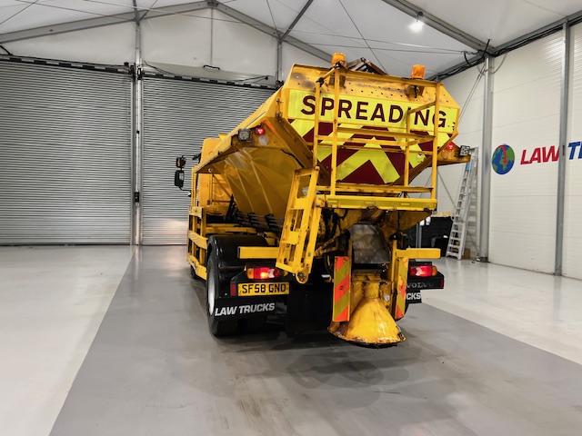 Volvo FE 240 4×2 Day Cab Gritter