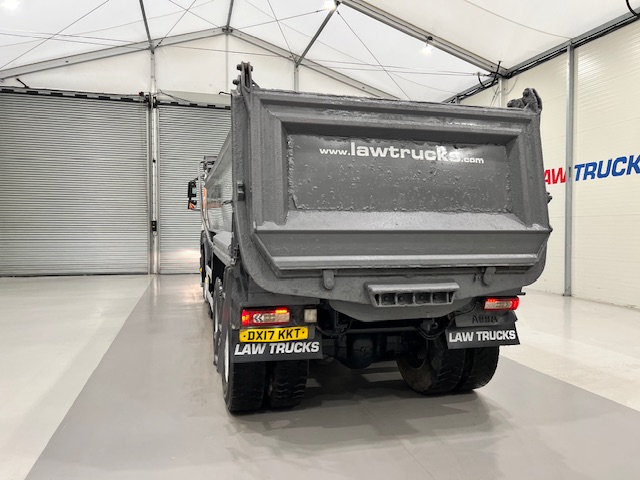 Volvo FMX 420 8×4 Day Cab Steel Tipper