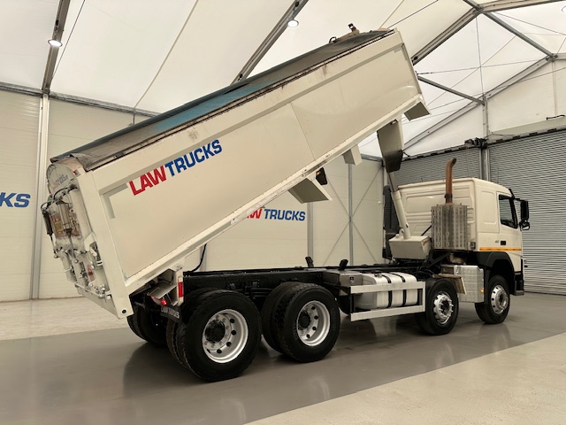 Volvo FM 410 8×4 Sleeper Cab Tar Spec Tipper