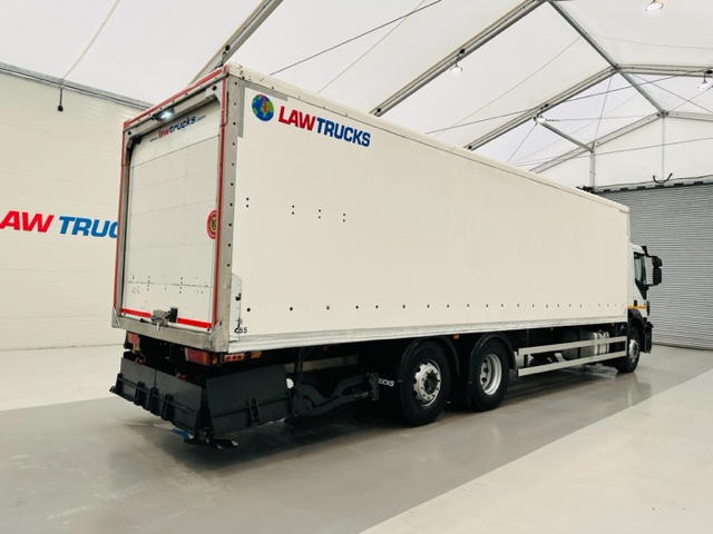 Iveco Stralis 310 AT 6×2 Box Van