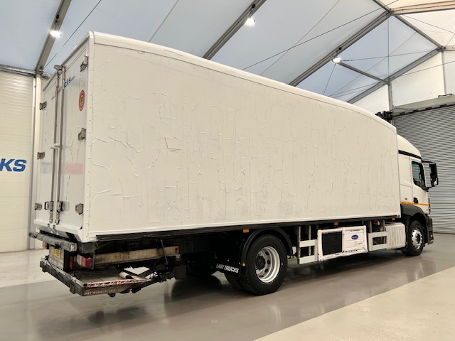 Mercedes Actros 1824 4×2 Sleeper Cab Fridge Box