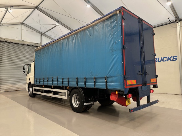 DAF CF65 220 Sleeper Cab Curtainsider Manual