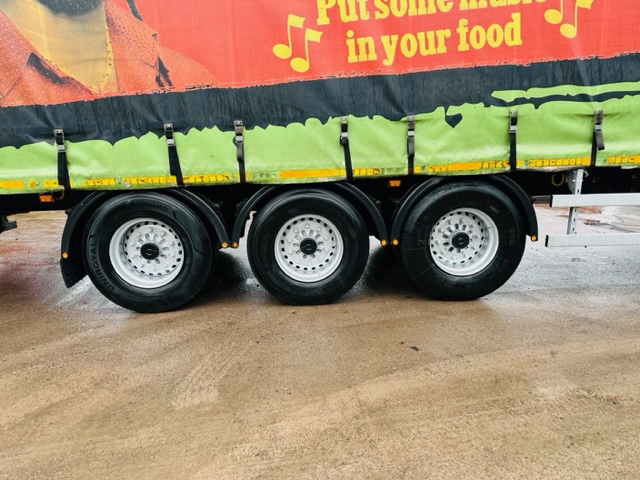 Don Bur Tri Axle 4.88m Curtainsider Trailer