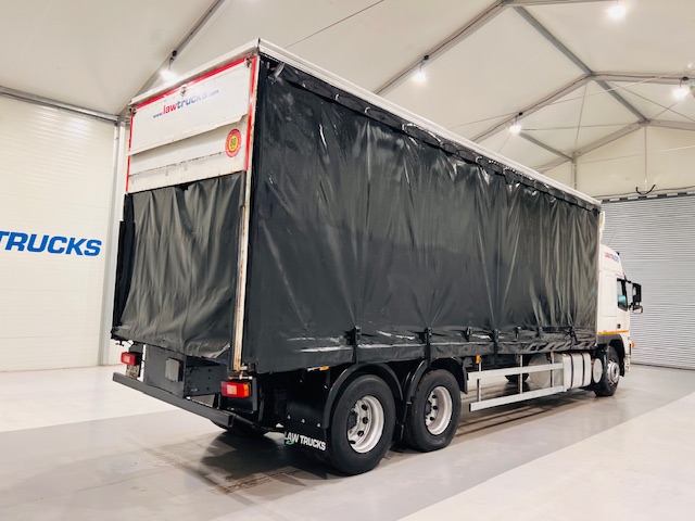 Volvo FM9 260 10 Tyre Sleeper Cab Curtainsider
