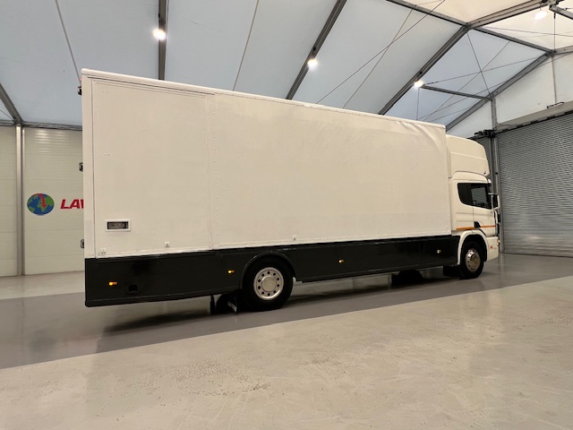 Scania P94 220 4×2 Sleeper Cab Box Van Manual