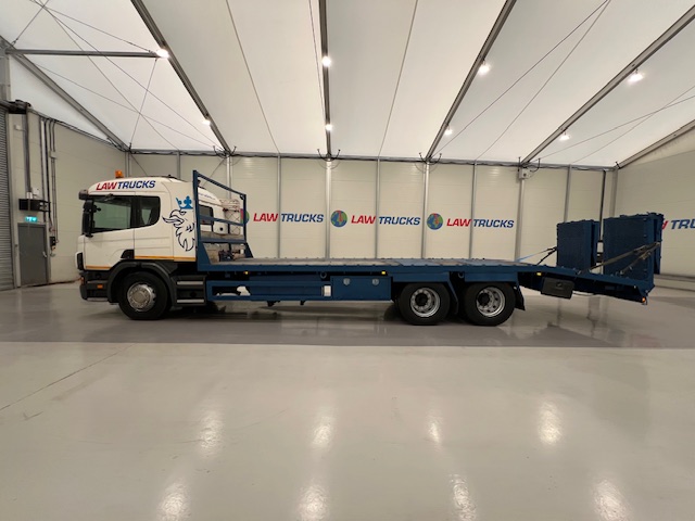 Scania 114 340 6×2 Sleeper Cab Beavertail