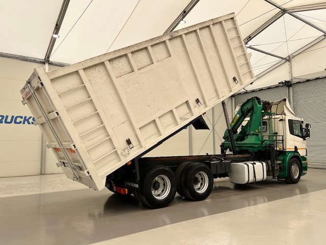 Scania P270 10 Tyre Day Cab Bulk Tipper with Crane