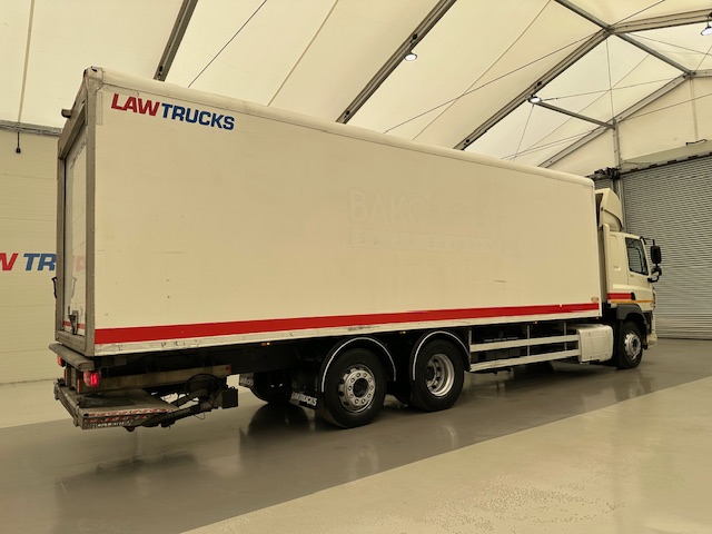DAF CF 370 6×2 Sleeper Cab Fridge Box
