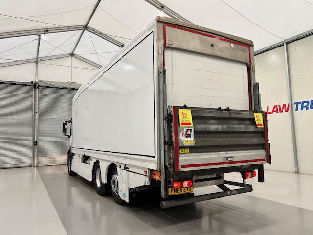 Mercedes Antos 2540 6×2 Rear Lift Day Cab Fridge Box