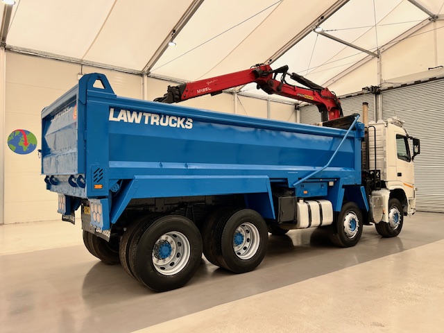 Volvo FM 460 8×4 Steel Tipper Grab