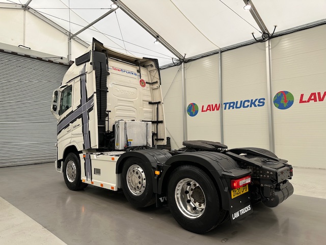 Volvo FH 500 6×2 Midlift Tractor Unit PTO