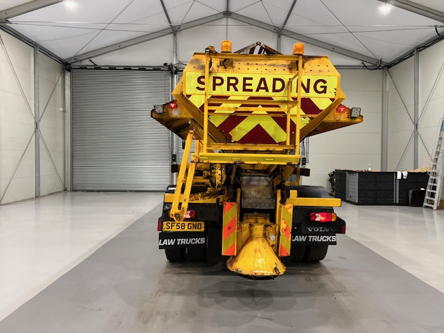 Volvo FE 240 4×2 Day Cab Gritter