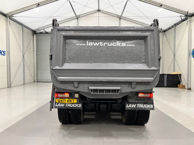 Volvo FMX 420 8×4 Day Cab Steel Tipper