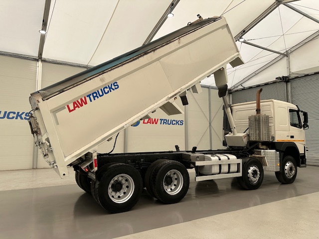 Volvo FM 410 8×4 Sleeper Cab Tar Spec Tipper