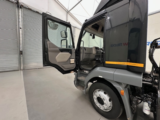 DAF LF 260 4×2 Rest Cab Tractor Unit