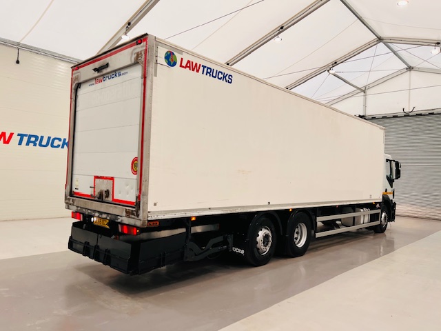 Iveco Stralis 310 AT 6×2 Fridge Box