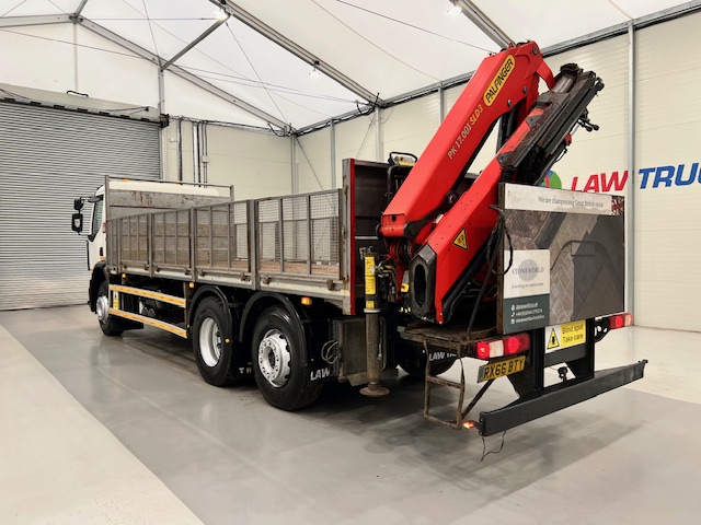 Renault C320 6×2 Day Cab Dropside with Crane