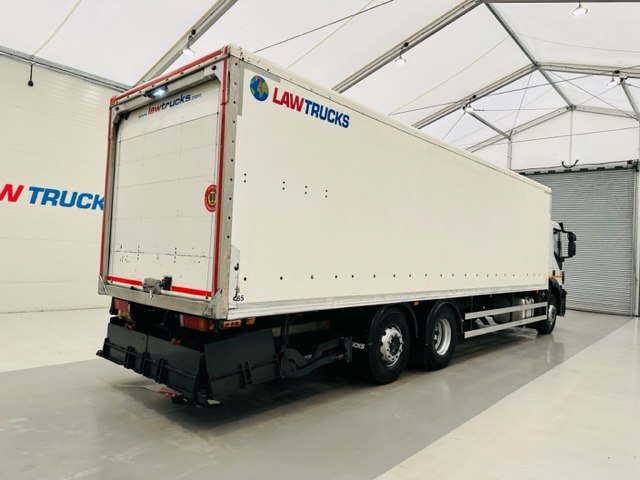 Iveco Stralis 310 AT 6×2 Box Van