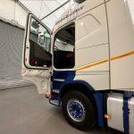 Volvo FH 500 Euro 5 6×2 Tractor Unit Safari Edition - thumbnail