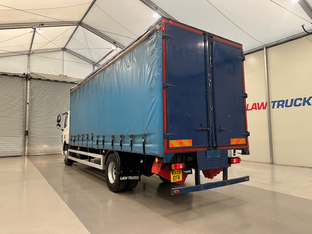 DAF CF65 220 Sleeper Cab Curtainsider Manual