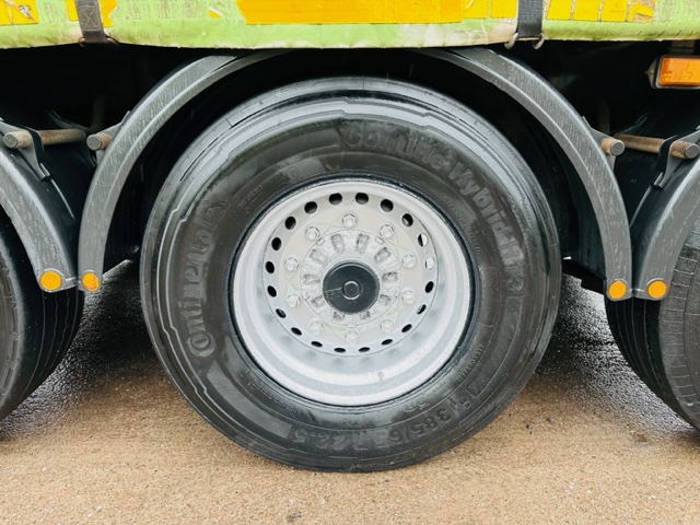 Don Bur Tri Axle 4.88m Curtainsider Trailer