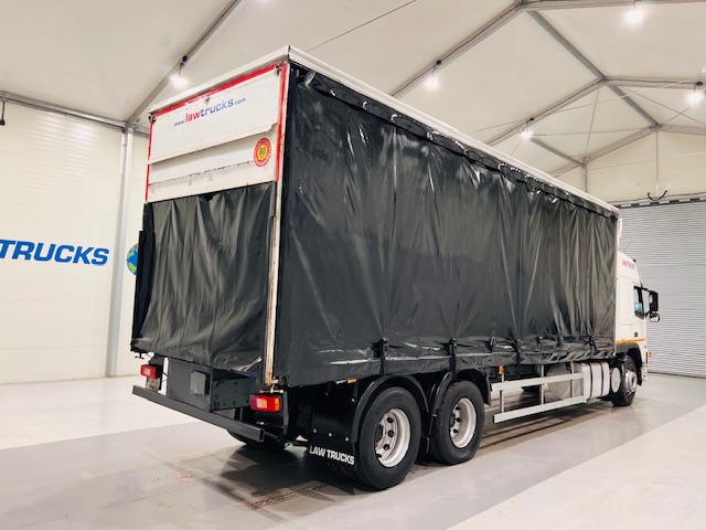 Volvo FM9 260 10 Tyre Sleeper Cab Curtainsider