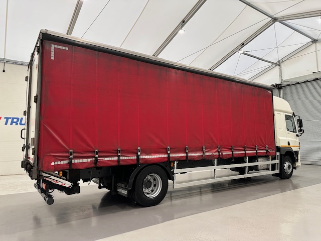 DAF CF 260 Sleeper Cab Curtainsider