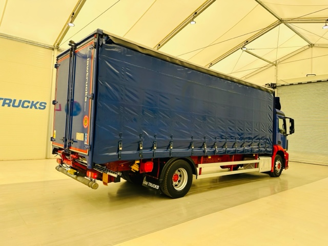 Mercedes Actros 1824 Day Cab Curtainsider