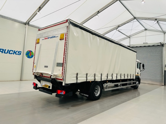 MAN TGM 18.250 Sleeper Cab Curtainsider