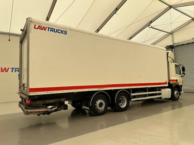 DAF CF 370 6×2 Sleeper Cab Fridge Box