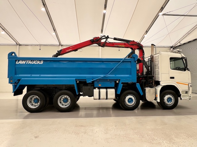Volvo FM 460 8×4 Steel Tipper Grab