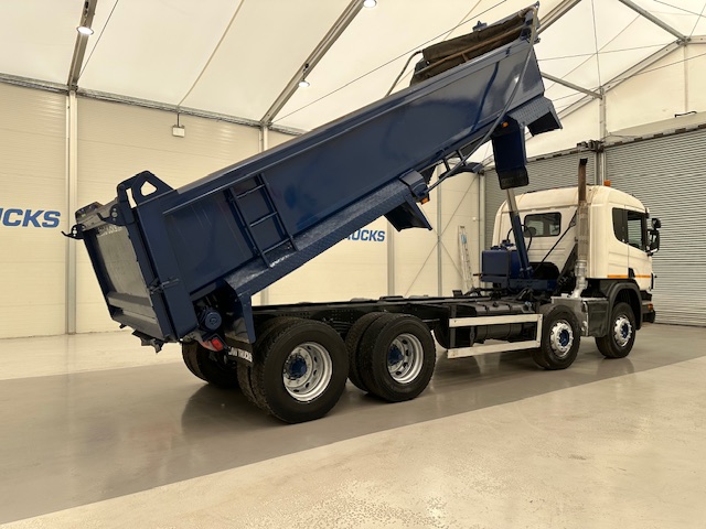 Scania P370 8×4 Sleeper Cab Tipper Manual
