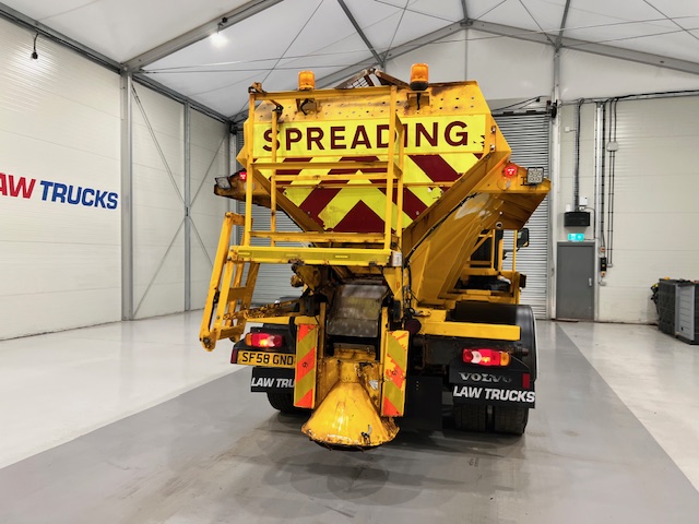 Volvo FE 240 4×2 Day Cab Gritter