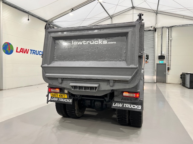 Volvo FMX 420 8×4 Day Cab Steel Tipper