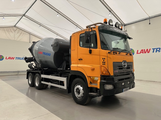 Hino 700 3241 8×4 Cement Mixer