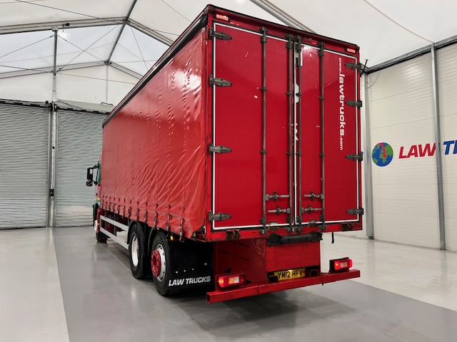 Volvo FM 450 6×2 Sleeper Cab Curtainsider