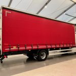 Mercedes Actros 1824 4×2 Sleeper Cab Curtainsider - thumbnail