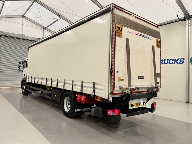 MAN TGM 18.250 4×2 Sleeper Cab Curtainsider