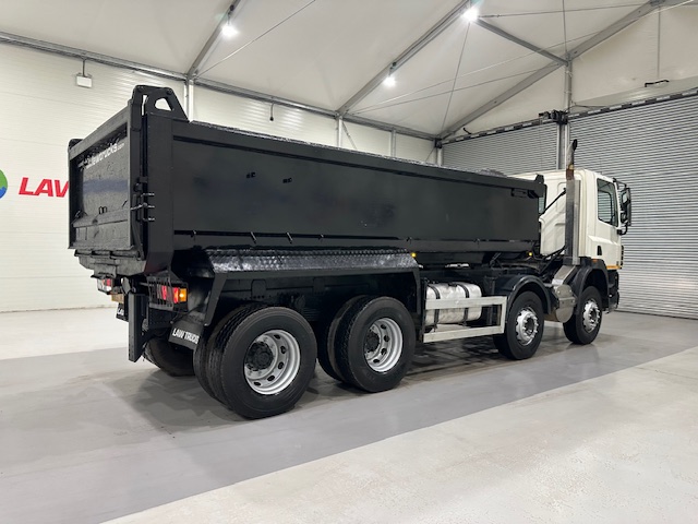 DAF CF85 360 8×4 Day Cab Steel Tipper