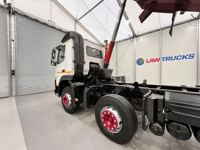 Volvo FMX 380 8×4 Day Cab Steel Tipper
