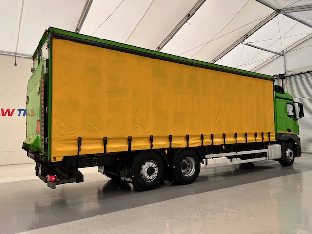 Mercedes Actros 2536 6×2 Sleeper Cab Curtainsider