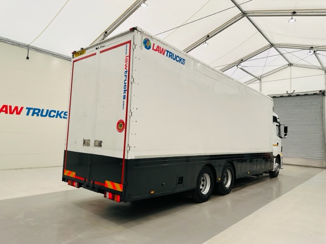 Mercedes 2543 6×2 10 Tyre Rear Lift Sleeper Cab Box Van