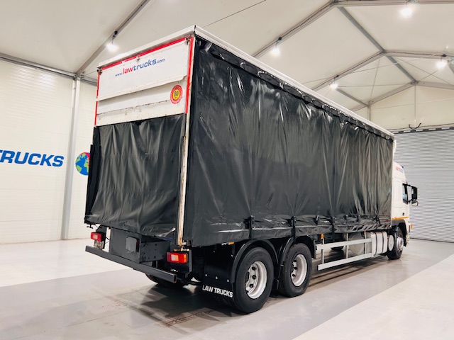 Volvo FM9 260 10 Tyre Sleeper Cab Curtainsider