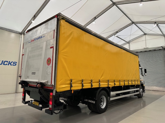 Mercedes Axor 1824 Day Cab Curtainsider Manual